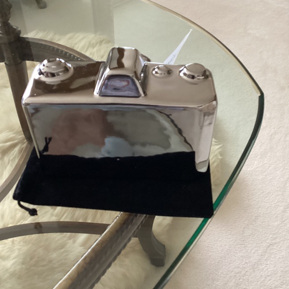 Camera Decor - Picture 3 of 5